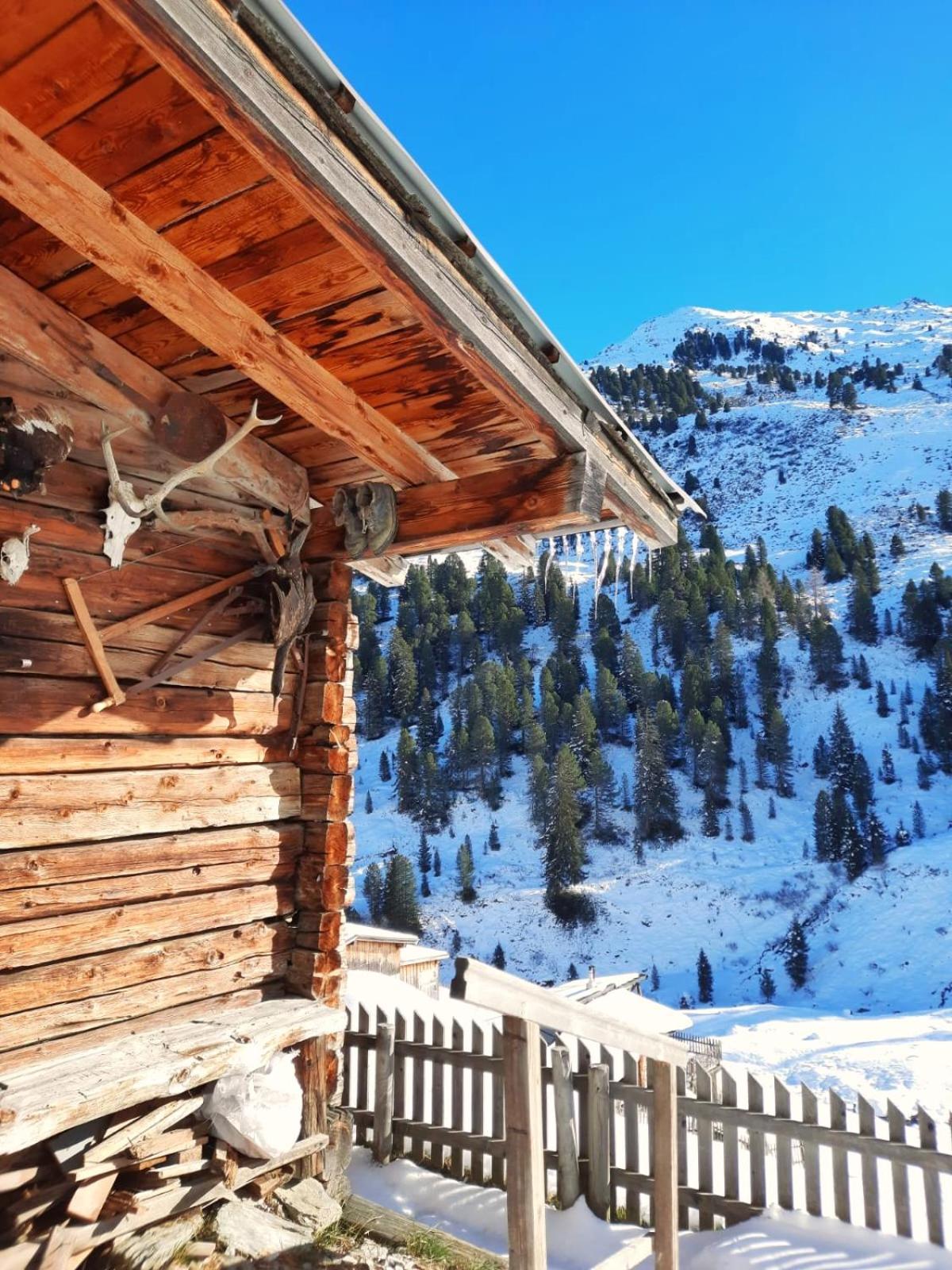 Haus Martina Im Skigebiet - Ohne Verpflegung Hotel Hochfugen Exterior photo